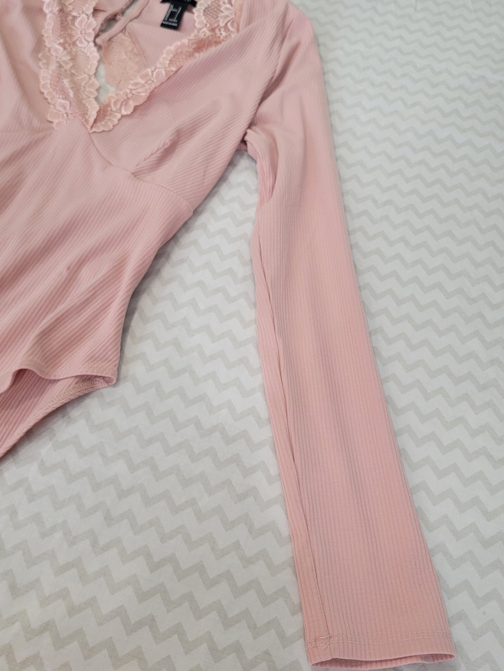 Forever 21 Dusty Pink Lace-Trim Ribbed Bodysuit Size Large - Picture 6 of 10